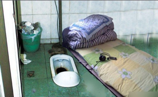 慘！北漂族地下室生活