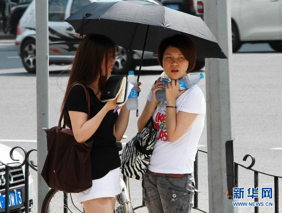 熱！熱！熱！多地發(fā)布高溫預(yù)警 最高溫度40℃