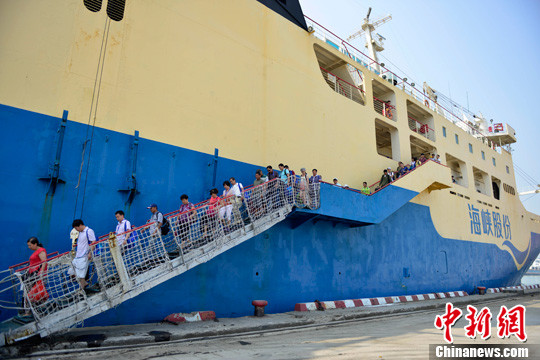 海南正式運(yùn)營(yíng)西沙旅游航線 160余位游客“首航”歸來(lái)