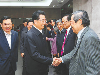 百年砥礪鑄輝煌 水木清華再奮進(jìn)<BR>——記胡錦濤總書記在清華大學(xué)考察工作