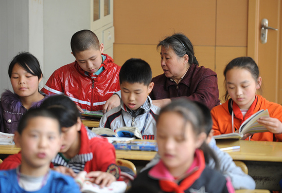 “陪讀奶奶”：特別的愛(ài)給特別的你
