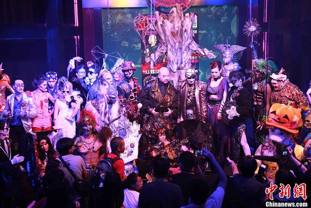 香港海洋公園萬圣節(jié)預(yù)演 群魔亂舞上演驚嚇之旅