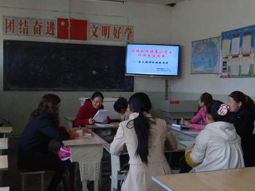 青河：阿熱勒鄉(xiāng)第一中學(xué)積極組織骨干老師開展教研活動