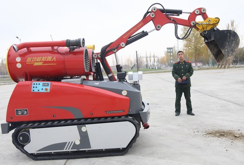 新疆首臺消防機(jī)器人亮相克拉瑪依