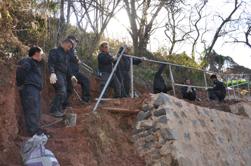 心系群眾修建愛民路 警民共建話和諧春運(yùn)