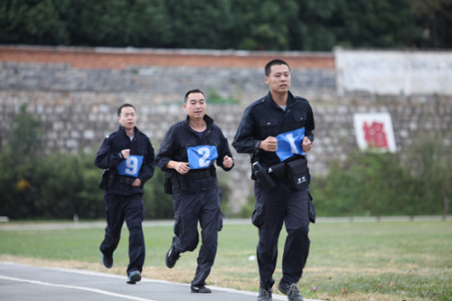 用生命踐行責(zé)任與使命 用忠誠鑄就藍盾和警——昆明鐵路公安局昆明公安處“二級英雄模范”班超同志事跡