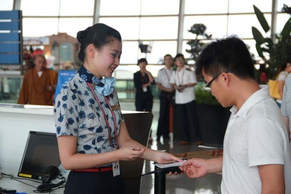東航牽手昆明機場打造國內(nèi)空地無縫銜接“便捷中轉(zhuǎn)”