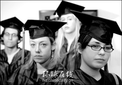 美國(guó)大學(xué)獎(jiǎng)學(xué)金名目繁多 貧困生上學(xué)不發(fā)愁
