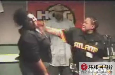 盤點全球因“錢”引發(fā)的瘋狂事(組圖)