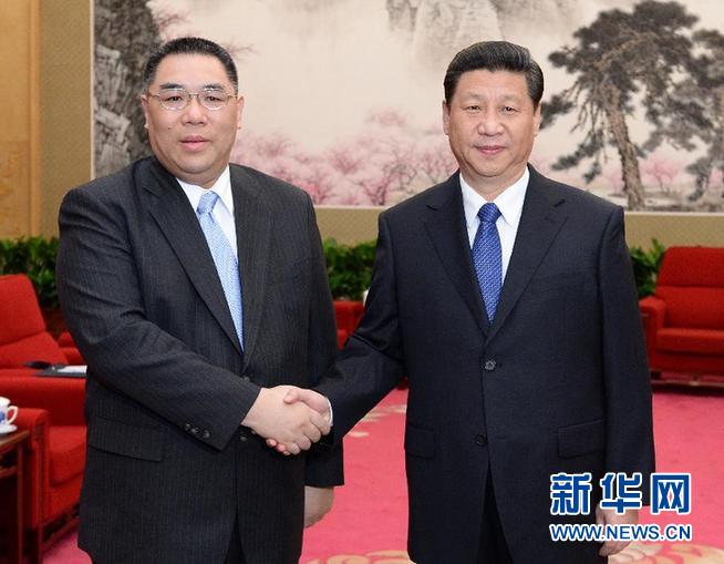 習(xí)近平會(huì)見梁振英、崔世安