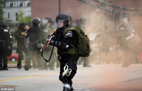 G20峰會(huì)召開(kāi)匹茲堡千人示威 警察首次使用“聲彈”