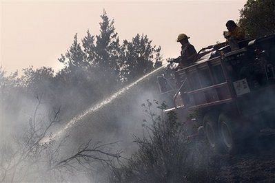 美國數(shù)州遭野火和龍卷風襲擊 百余人傷亡