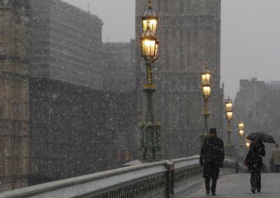 歐洲多國遭遇暴風(fēng)雪襲擊 英數(shù)百所學(xué)校停課