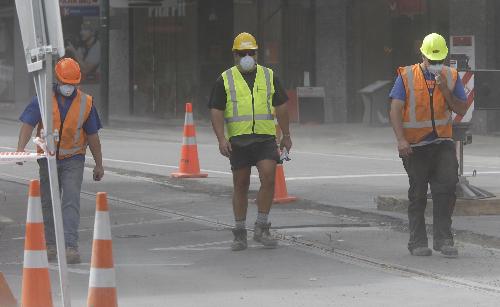 新西蘭刮起沙塵暴 震后恢復(fù)重建工作受阻