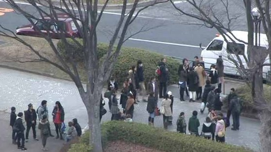 組圖：日本發(fā)生8.9級(jí)地震 民眾紛紛上街避難