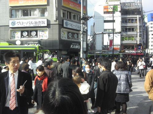 赴日留學(xué)生:東京震感強烈 街頭民眾沒有恐慌