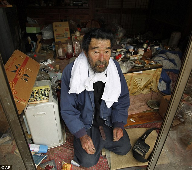 日本地震近一個(gè)月奇跡頻現(xiàn) 75歲老翁獲救、“雞堅(jiān)強(qiáng)”生還