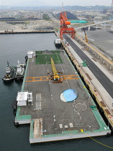 日本存儲放射性污水“鋼制浮體”到達(dá)福島核電站