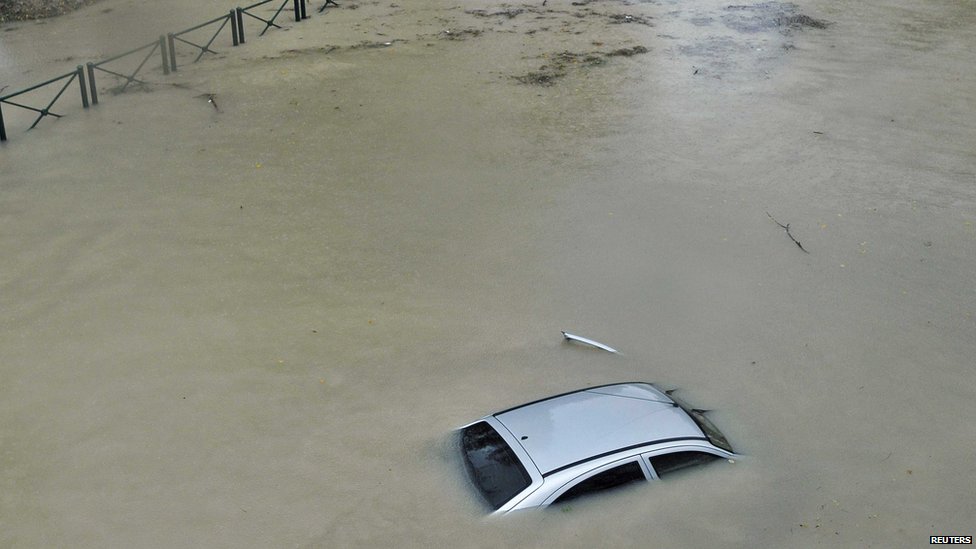 法國(guó)意大利遭持續(xù)強(qiáng)降雨侵襲 多人死亡數(shù)千人疏散