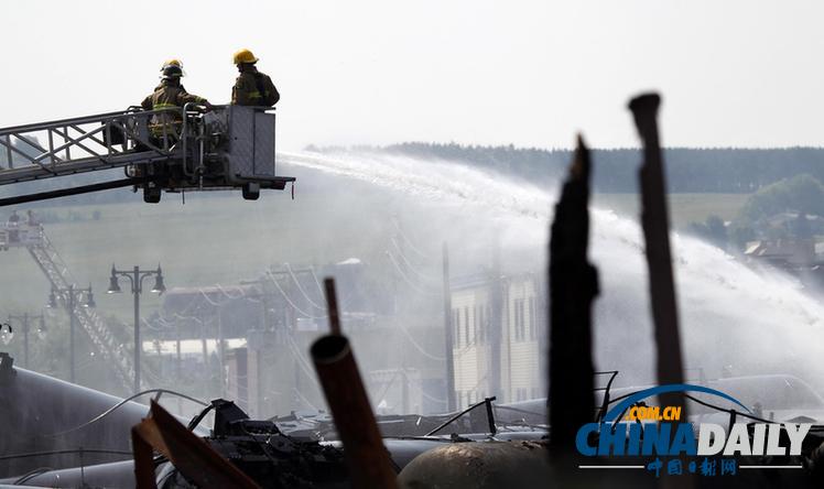 組圖：加拿大油罐車出軌爆炸五死數(shù)十傷 總理趕赴現(xiàn)場