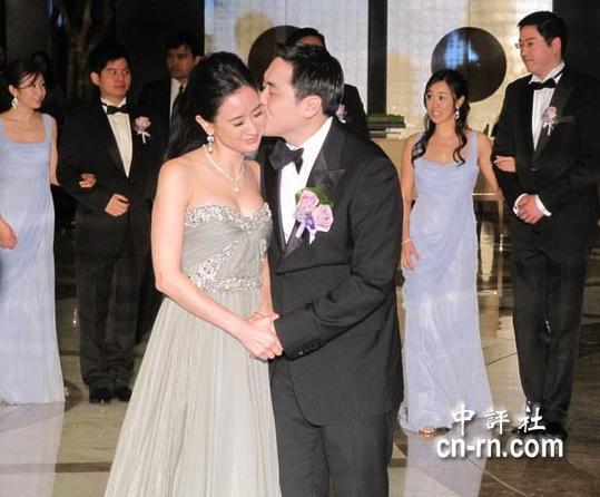 臺(tái)塑長孫王泉仁新婚夫妻亮相(組圖)