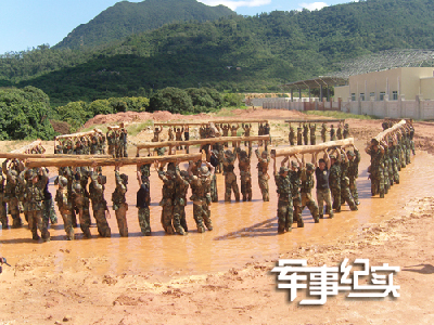 現(xiàn)實(shí)版老A 解密中國反恐精英訓(xùn)練