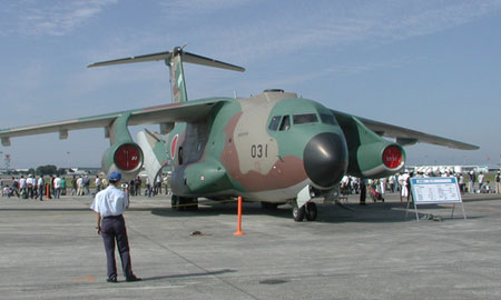 學(xué)者:日本軍用大飛機(jī)領(lǐng)先一步 中國(guó)不能急躁