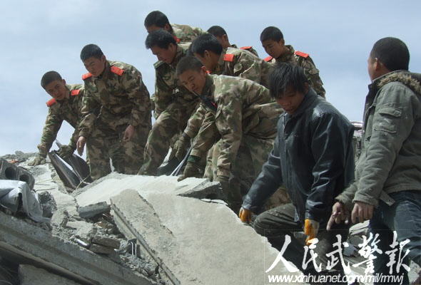 武警部隊多路趕赴青海地震災區(qū)