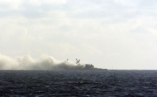 強(qiáng)！軍艦被炸成兩截居然不沉