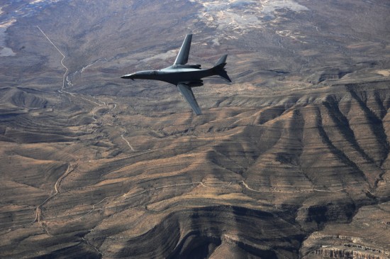 組圖:美空軍公開B-1B轟炸機群空中訓練照
