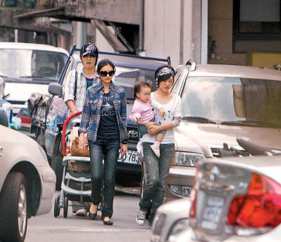曝明星辣媽獨家育兒經(jīng) 小S教育女兒靠嚇唬(組圖)