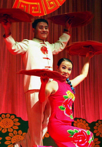 堅(jiān)持平民票價(jià)東北二人轉(zhuǎn)再度進(jìn)滬(圖)