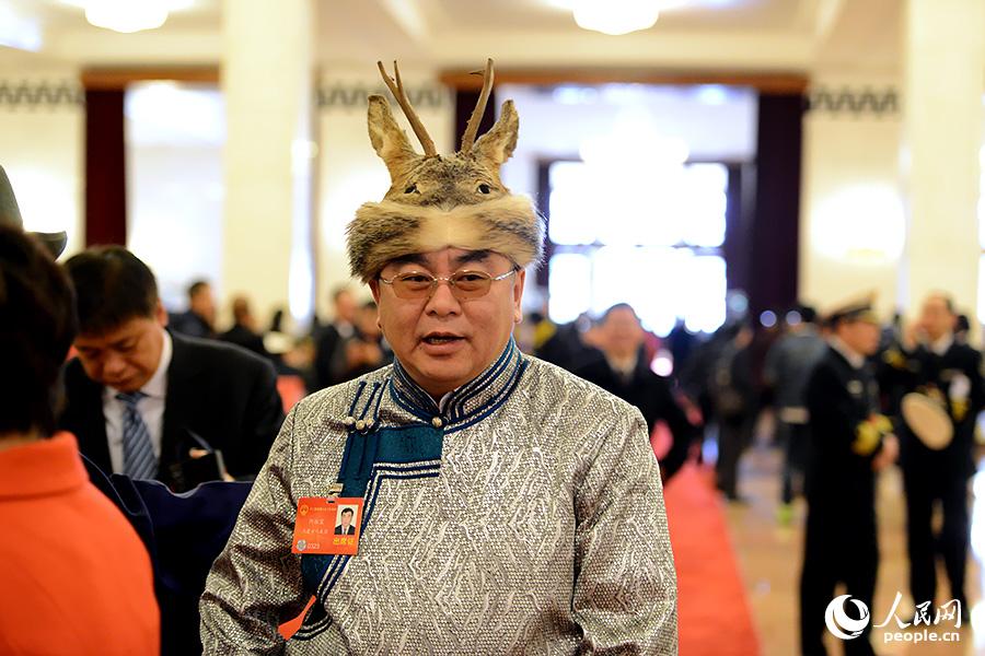 2014兩會:少數(shù)民族代表委員的特色帽飾