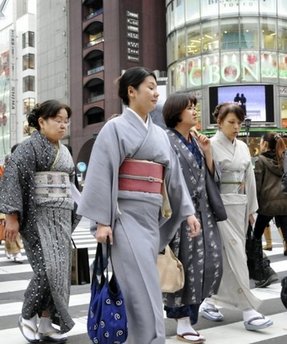 日本銀座發(fā)生“鑿壁偷表”案 竊賊卷走名表總價(jià)值3億日元