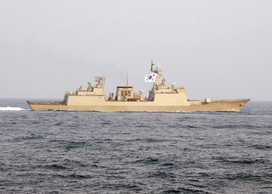 中韓海軍護航戰(zhàn)艦在亞丁灣舉行聯(lián)合演練(圖)