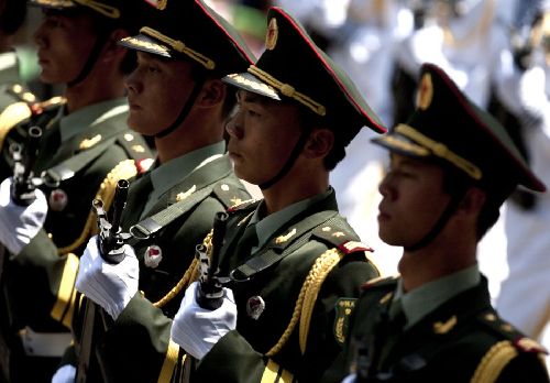 中國(guó)人民解放軍儀仗方隊(duì)亮相墨西哥閱兵式