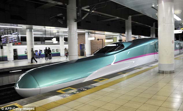 日本最新高速列車投入運(yùn)營 明年最高時(shí)速提至320公里