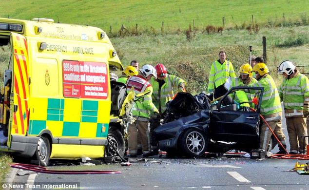 英國(guó)上演現(xiàn)實(shí)版“死神來(lái)了” 車禍傷者搭乘救護(hù)車竟再遇車禍