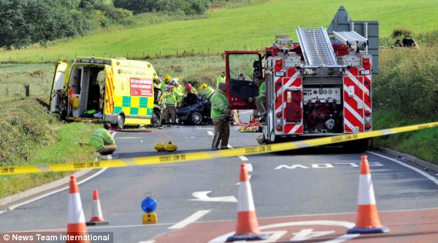英國(guó)上演現(xiàn)實(shí)版“死神來(lái)了” 車禍傷者搭乘救護(hù)車竟再遇車禍