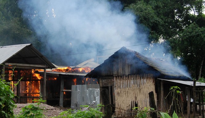 印度種族沖突致近80人死、40萬人成難民 移民問題或是主因