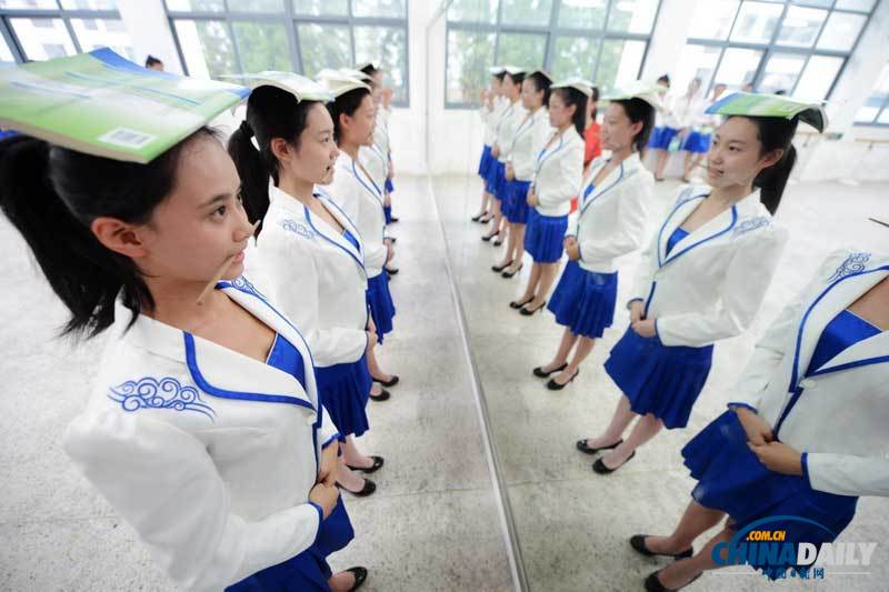 江蘇揚(yáng)州：90后志愿者“魔鬼式”訓(xùn)練迎運(yùn)博會(huì)