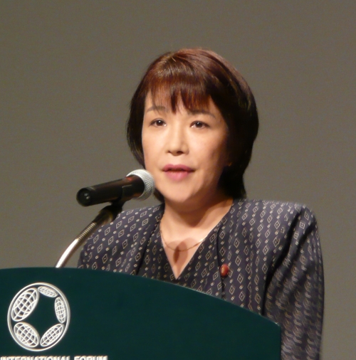 自民黨確定領(lǐng)導(dǎo)層 安倍選兩名女性高級(jí)助手
