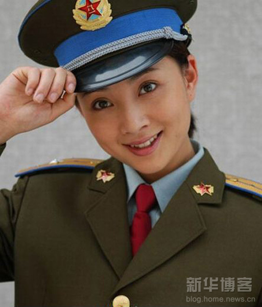 組圖：嬌柔女星軍裝照 誰(shuí)最惹人愛(ài)？