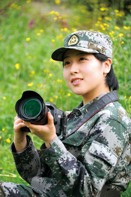 組圖:實(shí)拍解放軍各軍兵種美麗女兵
