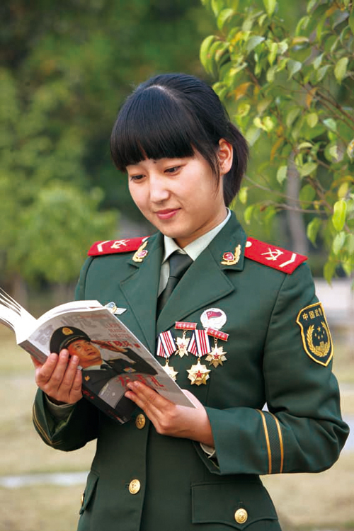 組圖：實拍解放軍各軍兵種美麗女兵