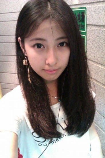 全國?;ㄅ判邪?清華女生酷似高圓圓