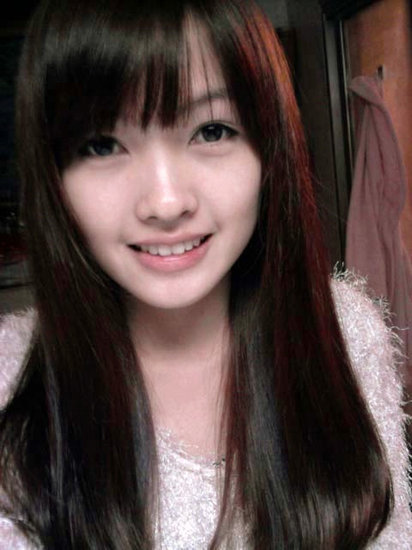 全國?;ㄅ判邪?清華女生酷似高圓圓
