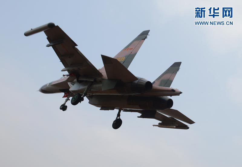 直擊廣空蘇30戰(zhàn)機(jī)空空對抗訓(xùn)練
