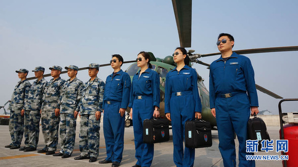成空抗震姐妹花奮戰(zhàn)一線 曾是殲擊機(jī)飛行員