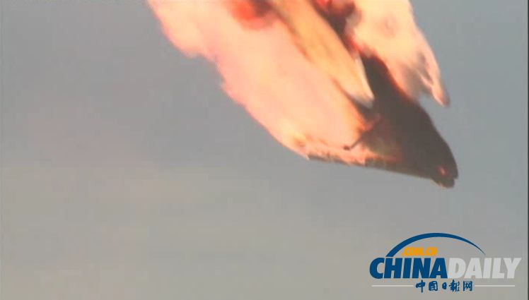 慘烈！實拍俄羅斯質(zhì)子M運載火箭升空后失控爆炸